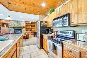 Interior - Walk to Gondola: Condo w/ Deck in Winter Park! (Winter Park)