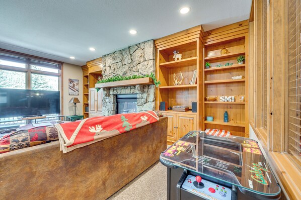 Interior - Walk to Gondola: Condo w/ Deck in Winter Park! (Winter Park)