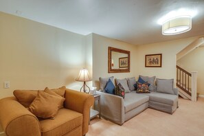 Apartment (5 Bedrooms) | Interior - Hot Tub & Deck: Family-friendly Frisco Townhome! (Frisco)