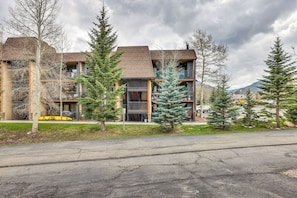 Apartment (2 Bedrooms) | Interior - 1 Mi to Marina: Frisco Condo w/ Mtn-view Balcony! (Frisco)