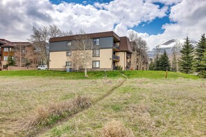 Apartment (2 Bedrooms) | Interior - 1 Mi to Marina: Frisco Condo w/ Mtn-view Balcony! (Frisco)