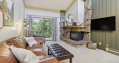 Cozy Winter Park Condo: Bike, Ski, & Hike!