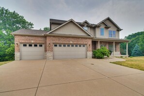 House (5 Bedrooms) | Front of property
