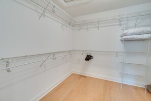 House (5 Bedrooms) | Interior - Prime Peoria Retreat w/ Deck & Fireplace! (Peoria)