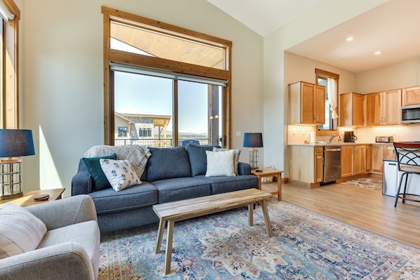 Apartment (2 Bedrooms) | Interior - Mountain-view Fraser Condo w/ Balcony + Hot Tub! (Fraser)