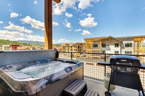 Apartment (2 Bedrooms) | Interior - Mountain-view Fraser Condo w/ Balcony + Hot Tub! (Fraser)