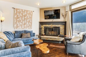 Front of property - Inviting Keystone Condo Rental w/ Private Balcony! (Keystone)