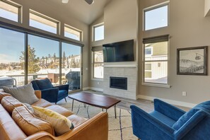 Apartment (2 Bedrooms) | Interior - Fraser Vacation Rental - Shuttle to Winter Park! (Fraser)