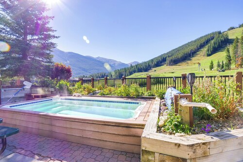 Walk to Ski Lift + Hot Tub: Copper Mountain Condo