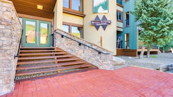 Apartment (1 Bedroom) | Interior