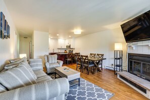 Interior - Fraser Condo Rental w/ Balcony, Mountain Views! (Fraser)