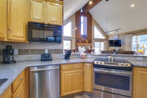 House (3 Bedrooms) | Interior - 1 Mi to Keystone Lifts: Hot Tub Haven w/ Mtn Views (Keystone)