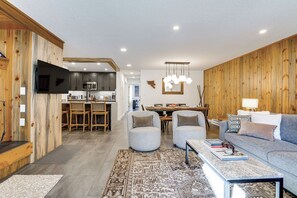 Apartment (2 Bedrooms) | Interior - Family-friendly Condo w/ Mtn Views in Keystone! (Keystone)