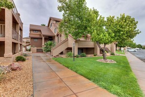 Apartment (2 Bedrooms) | Interior - Modern Condo in St George's Sports Village (St. George)