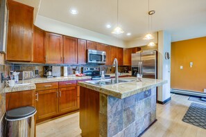 Lägenhet (3 Bedrooms) | Eget kök | Mikrovågsugn, ugn, spishäll och diskmaskin