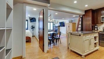 Apartment (1 Bedroom) | Interior