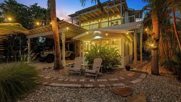 House (4 Bedrooms) | Front of property