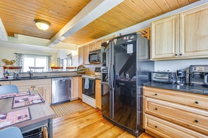 Interior - Family-friendly Fraser Condo w/ Heated Pool Access (Fraser)