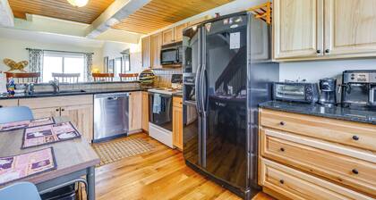 Family-friendly Fraser Condo w/ Heated Pool Access