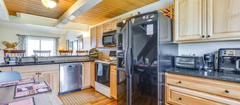 Family-friendly Fraser Condo w/ Heated Pool Access