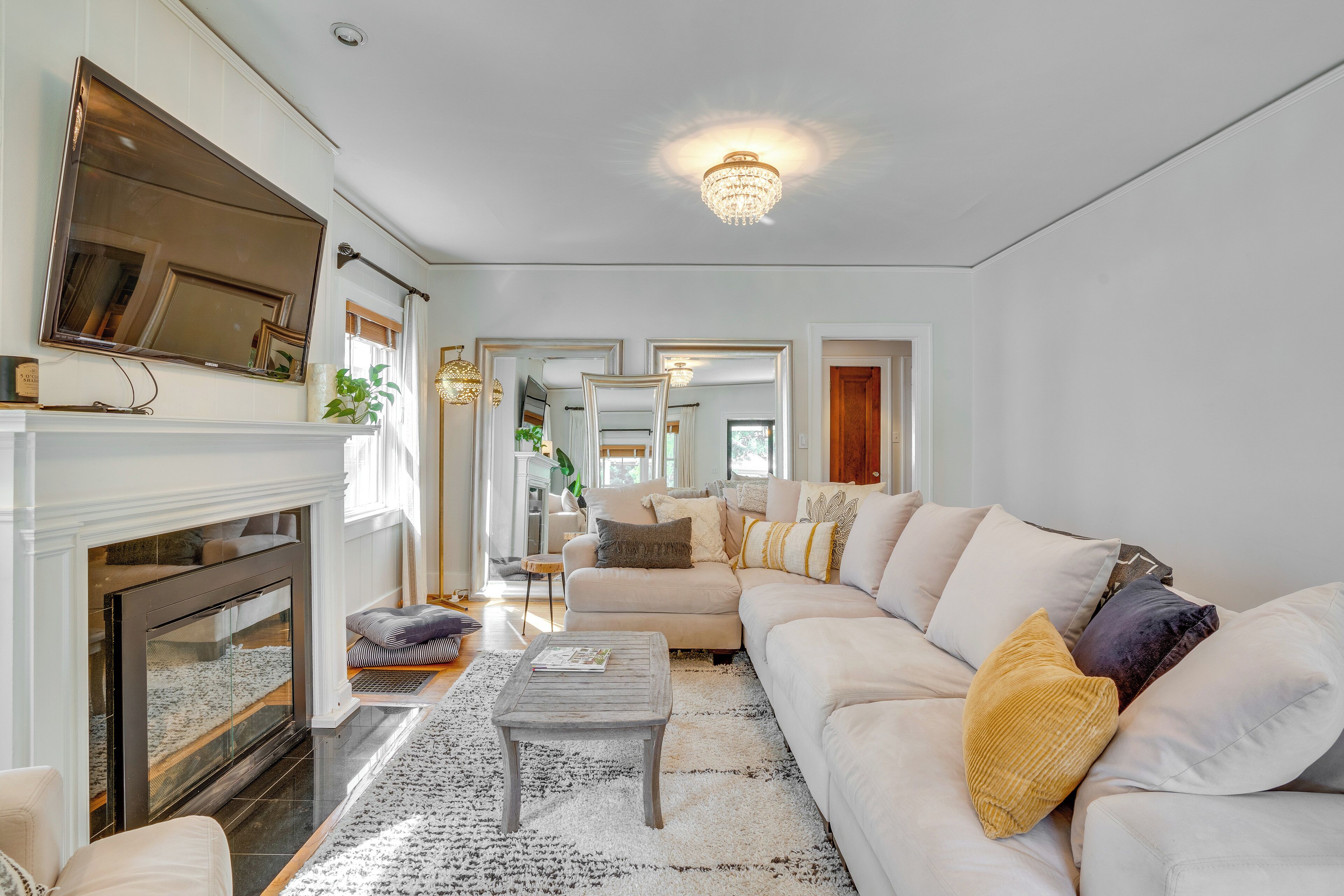 House (5 Bedrooms) | Interior