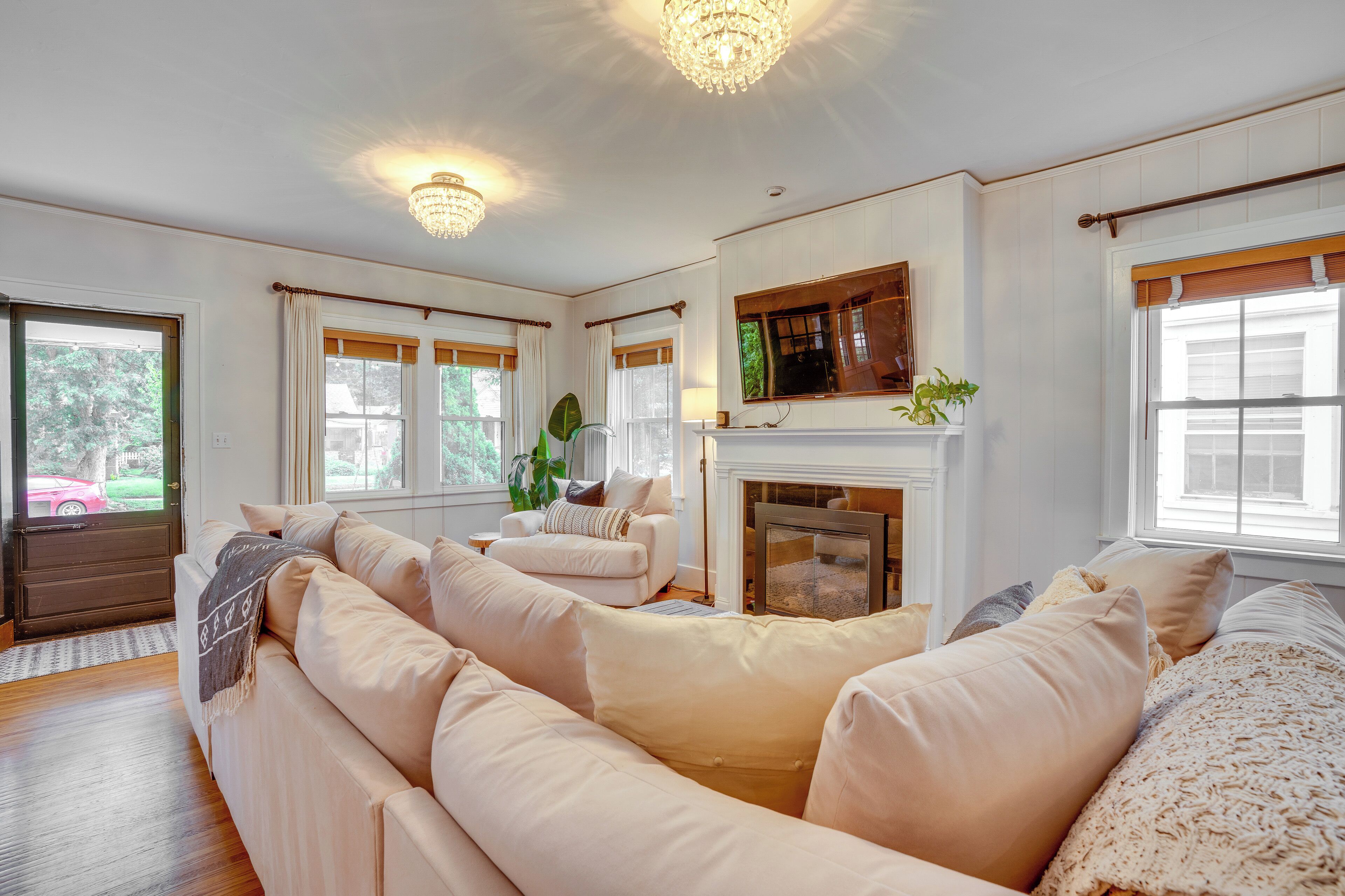 House (5 Bedrooms) | Interior