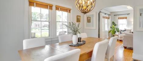 House (5 Bedrooms) | Interior