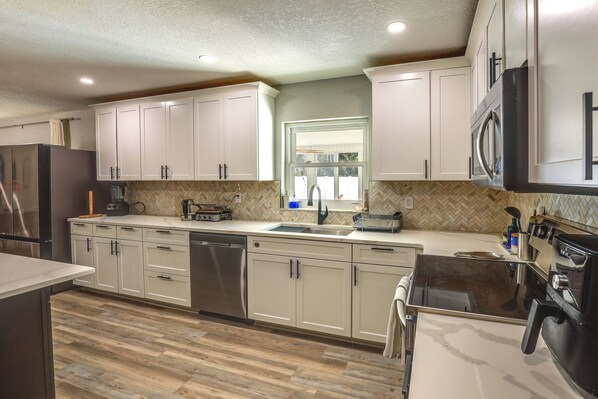 House (4 Bedrooms) | Interior