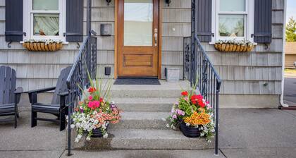 Retro-style Home in Ruston: Walkable Location!