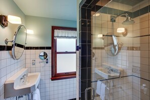 Interior - Retro-style Home in Ruston: Walkable Location! (Tacoma)