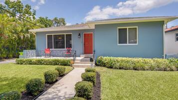 House (1 Bedroom) | Interior