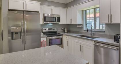 El Portal Vacation Rental ~ 9 Mi to Miami!