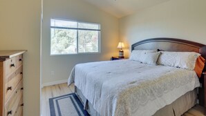House (1 Bedroom) | Interior - Comfy Oakhurst Duplex Near Hiking & Sightseeing! (Oakhurst)