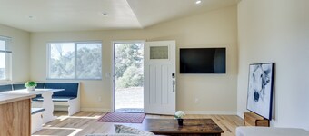 Comfy Oakhurst Duplex Near Hiking & Sightseeing!