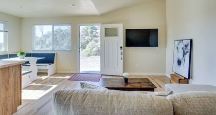 Comfy Oakhurst Duplex Near Hiking & Sightseeing!