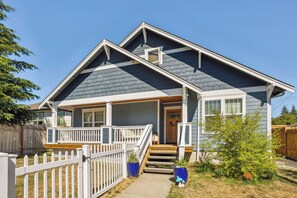 House (2 Bedrooms) | Front of property - Cheery Tacoma Vacation Rental: 7 Mi to Owen Beach! (Tacoma)