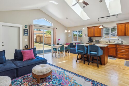 Cheery Tacoma Vacation Rental: 7 Mi to Owen Beach!