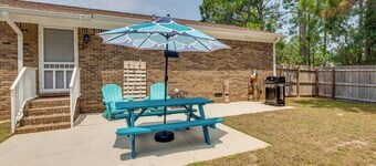 Tranquil Navarre Vacation Rental ~ 3 Mi to Beach