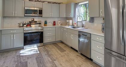 Riverfront Ouray Vacation Home ~ 1 Mi to Downtown!