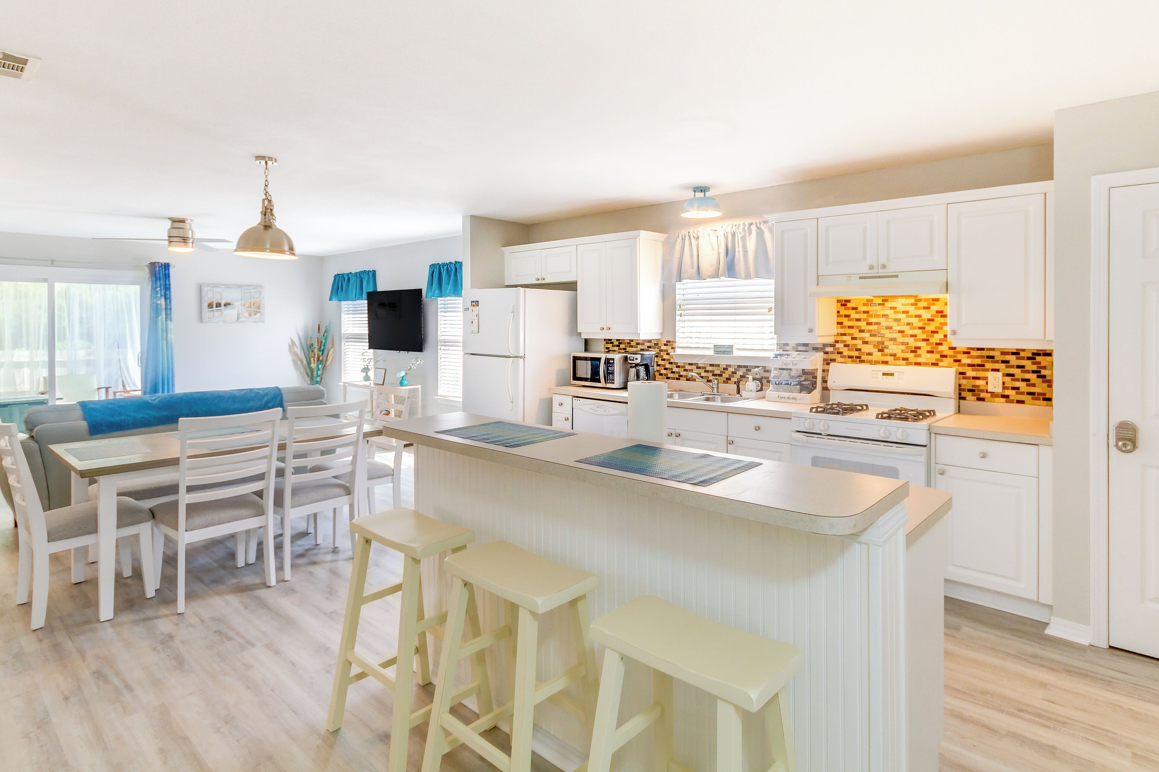 House (3 Bedrooms) | Interior