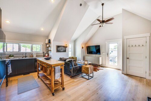 14 Mi to Dtwn Denver: Sleek Westminster Home