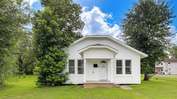 House (3 Bedrooms) | Front of property