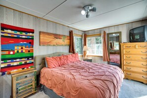 單棟房屋 (3 Bedrooms) | 3 間睡房、熨斗/熨衫板、床單