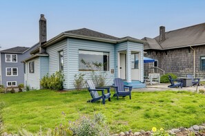 Cottage (3 Bedrooms) | Interior - Beachfront Cottage on Seaside Promenade w/ Hot Tub (Seaside)