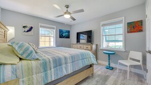 House (4 Bedrooms) | Interior - Coastal Home w/ Heated Pool: Mins to Beach & Mayo! (Jacksonville Beach)