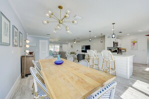 House (4 Bedrooms) | Interior