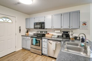 House (3 Bedrooms) | Private kitchen | Microwave, oven, stovetop, dishwasher - Pet-friendly Pigeon Forge Home w/ Deck! (Pigeon Forge)