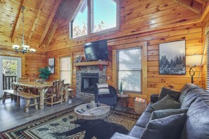 House (5 Bedrooms) | Interior - 5 Mi to Dtwn: Cabin w/ Hot Tub in Pigeon Forge! (Sevierville)