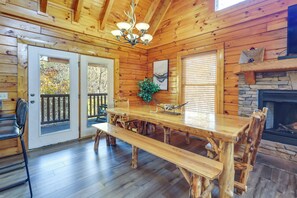 House (5 Bedrooms) | Interior - 5 Mi to Dtwn: Cabin w/ Hot Tub in Pigeon Forge! (Sevierville)