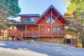 House (5 Bedrooms) | Front of property - 5 Mi to Dtwn: Cabin w/ Hot Tub in Pigeon Forge! (Sevierville)